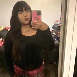 Meet your Posher, Desi